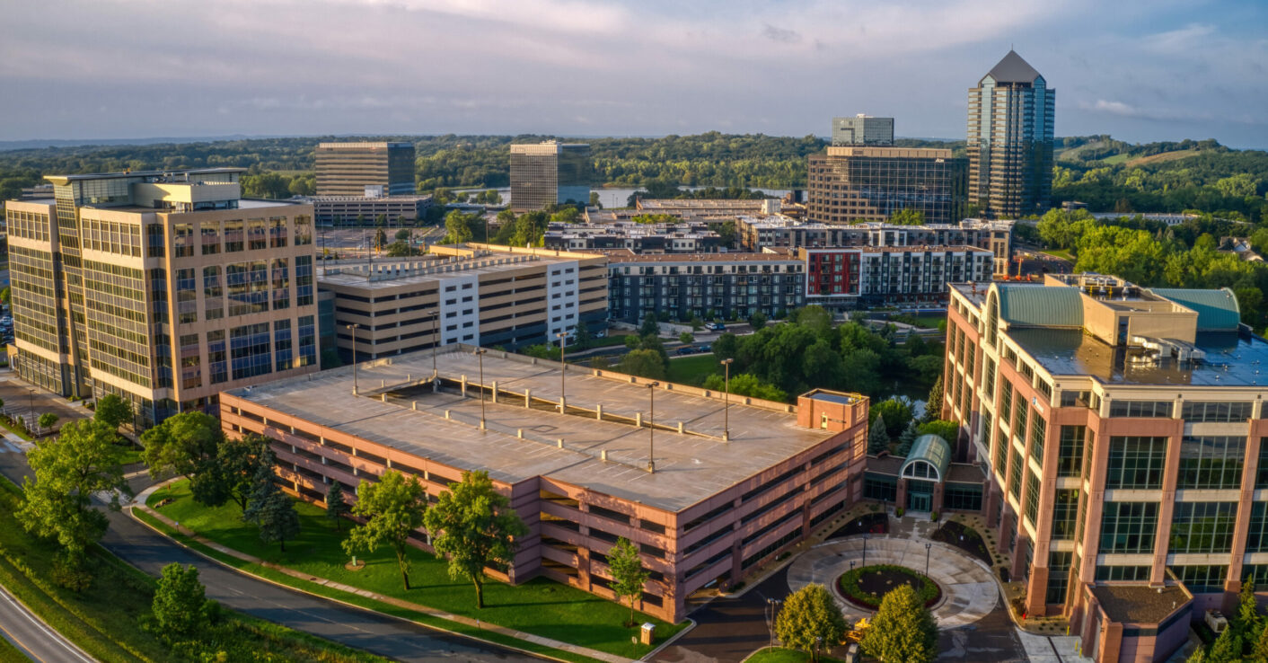 Skyline shot of Edina, MN